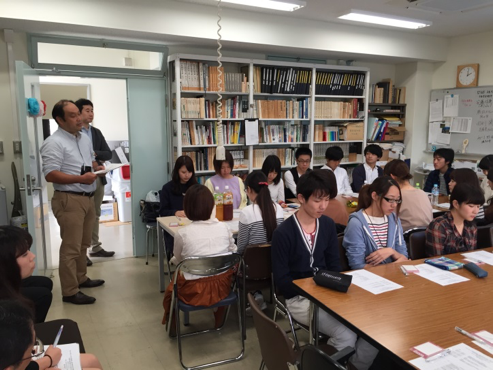 岡山大学におけるグループ演習風景