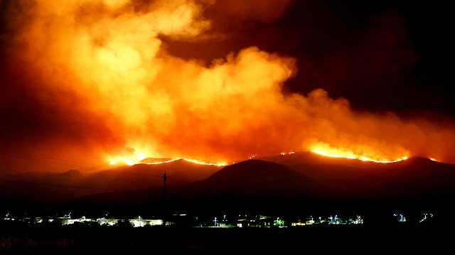 カリフォルニア山火事の猛威と通信障害 Infocomニューズレター