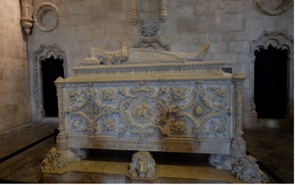 【写真7】ヴァスコ・ダ・ガマの棺