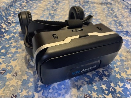 【写真16】スマホセット型VRゴーグル