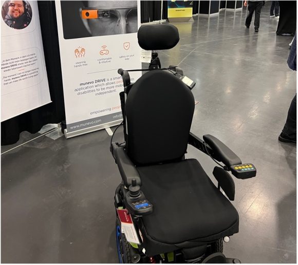 【写真5】Munevo社の電動車椅子