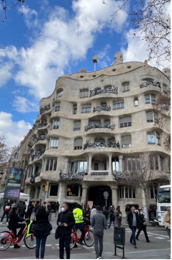 【写真10】ガウディが手掛けたCasa Milà