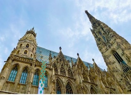 【写真1】ウィーンのシンボル「聖シュテファン寺院」