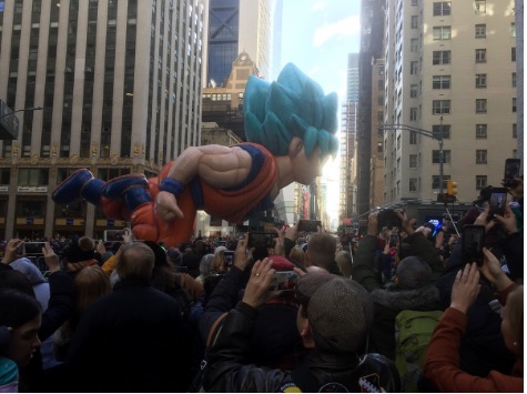 【写真4】感謝祭を祝してマンハッタンを練り歩くパレード、ドラゴンボールも登場（2019年11月）