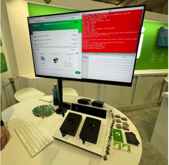 Thinkst Canary社のDashboard(Display内)とCanary Device(手前にある黒いデバイス)