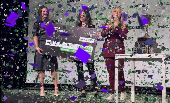 図19. Startup Battlefield 200で優勝したSalva Health社