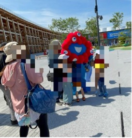 【写真3】あちこちで人気のミャクミャク